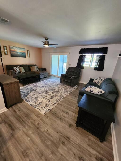 Townhouse Of Tranquility Apartamento Little River Exterior foto